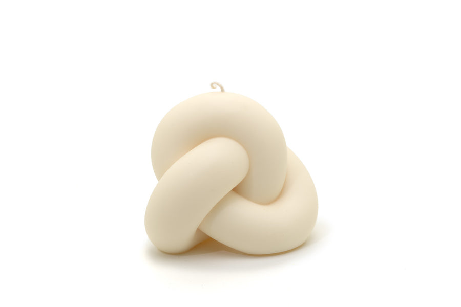 Oslo Knot Candle